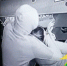 Налетчик на букмекерскую контору в Томске оставил сотруднице 3 тыс. рублей за стресс - FlashSiberia