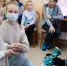 Дед Мороз и Снегурочка поздравили маленьких пациентов томской больницы, забравшись к ним через окно - Tomsk.Sm.News