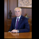 Поздравление губернатора с Днем Государственного флага России