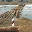В Зырянском районе у села Окунеево приступают к разборке деревянного моста через Кию - Департамент транспорта, дорожной деятельности и связи
