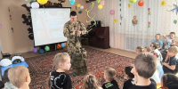 Росгвардейцы познакомили дошкольников Томской области с историей ведомства - Росгвардия