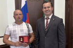 Спасший тонувшую девушку томич награжден медалью «За отличие»